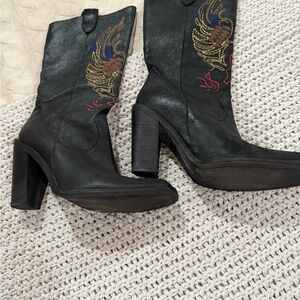 Size 7 Gianni Bini Black Heeled Boots with Colorful Embroidery Size 7